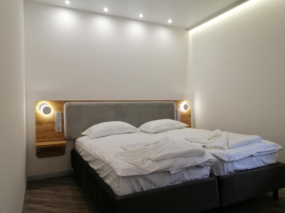 Guest House Bar  Bagian luar foto